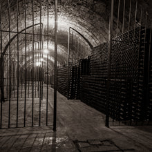 Cargar imagen en el visor de la galería, Tour Tradicional 1918 + regalo 1 botella Vino D.O.